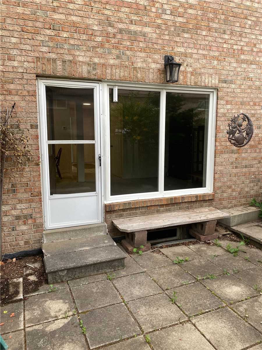 1 Wootten Way S #32