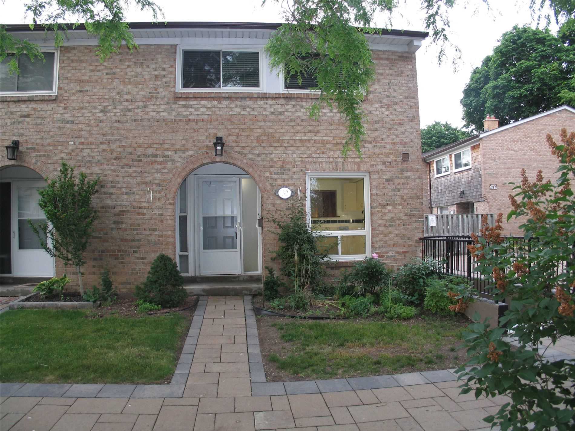 1 Wootten Way S #32