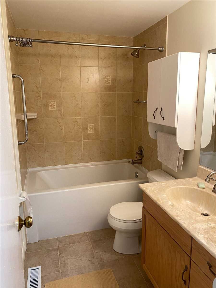 1 Wootten Way S #32