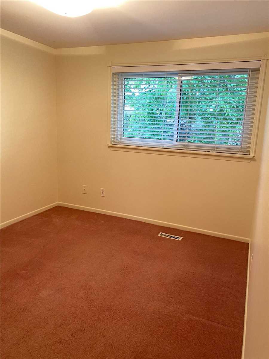 1 Wootten Way S #32