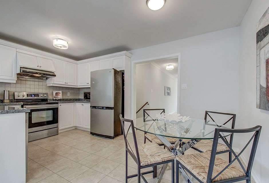 23 Barr Cres