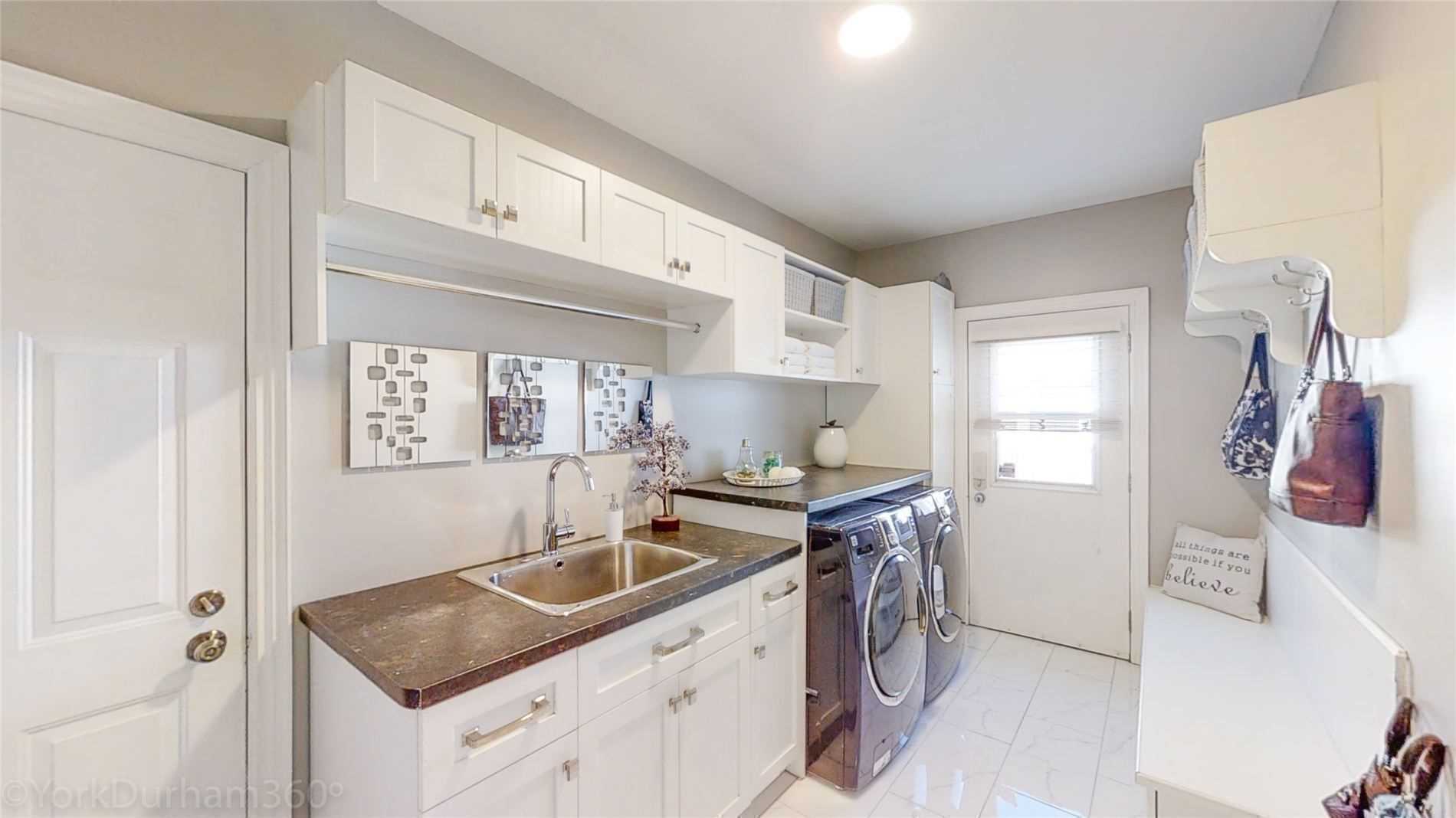 17 Smith Dr