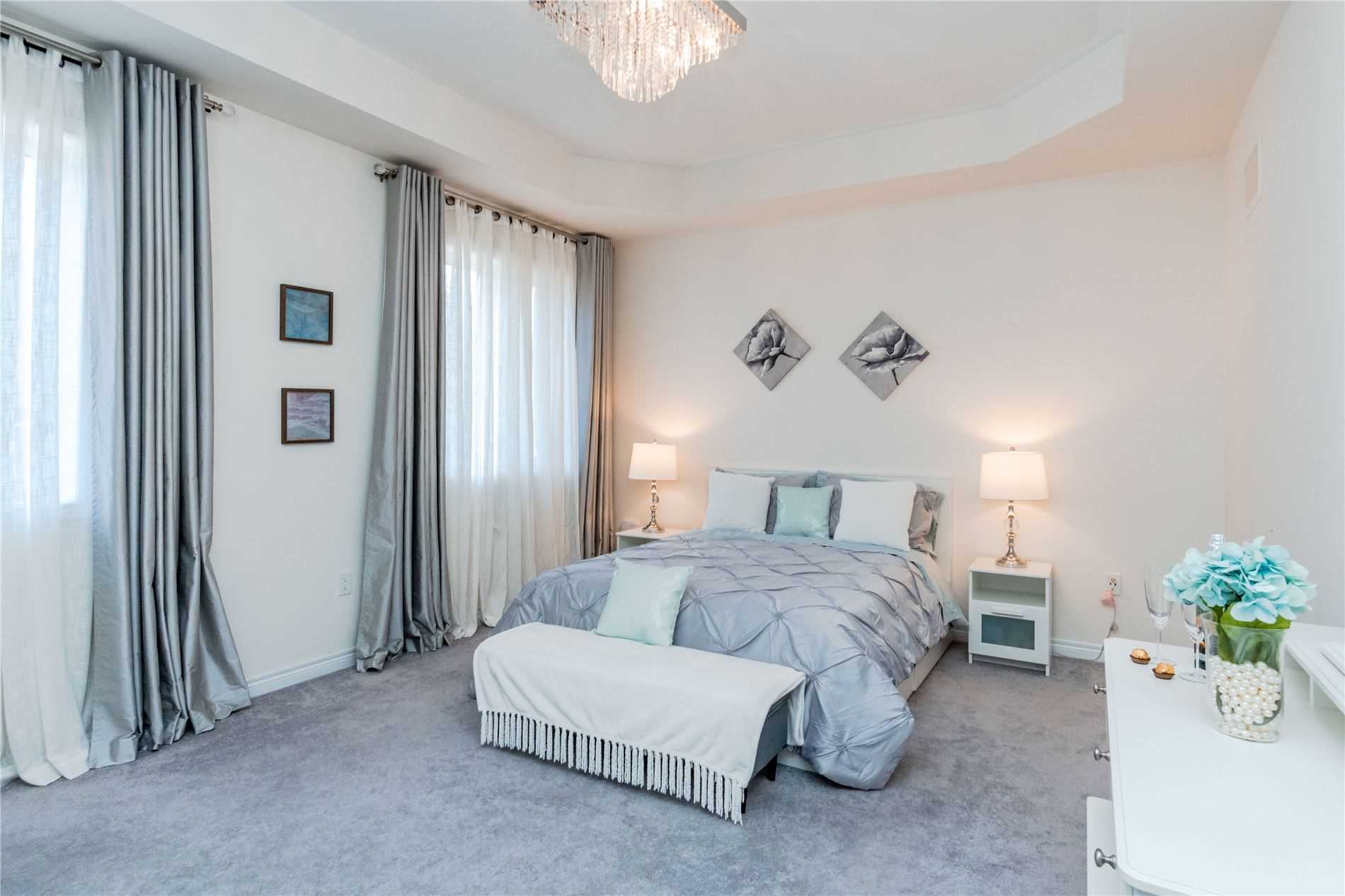 14 Beaconsfield Dr
