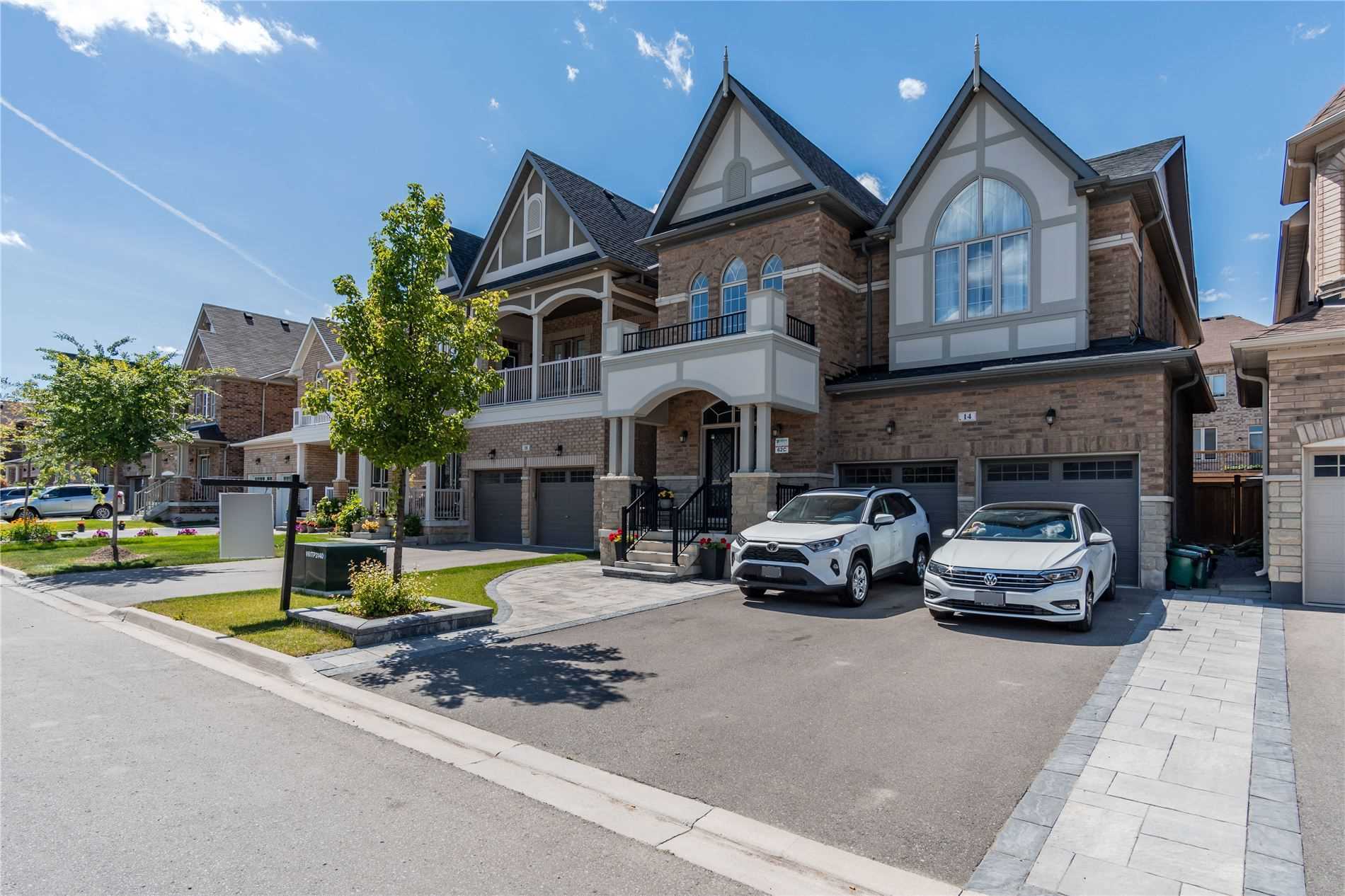 14 Beaconsfield Dr