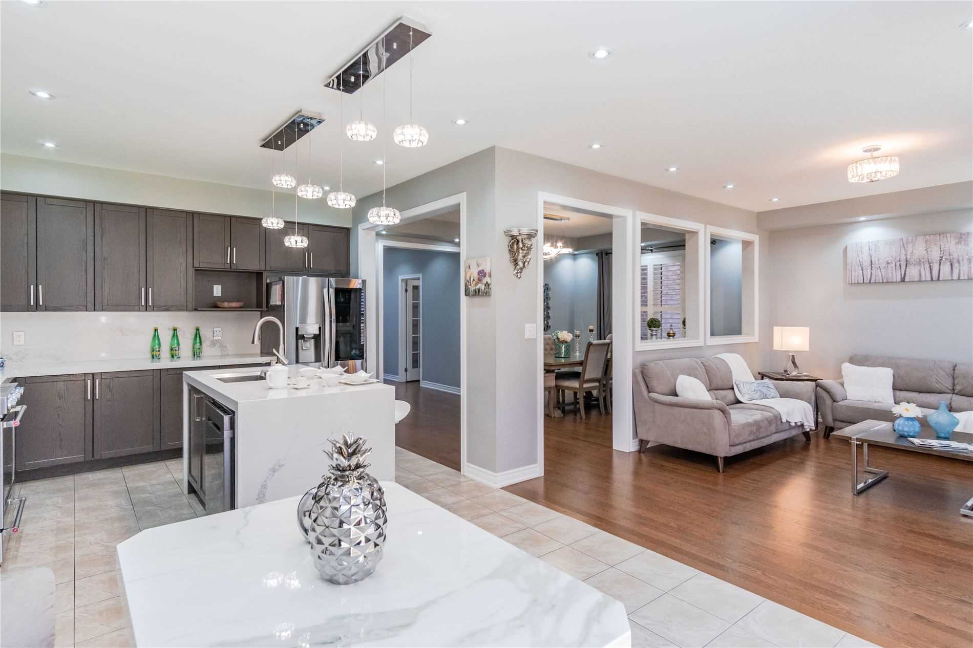 14 Beaconsfield Dr