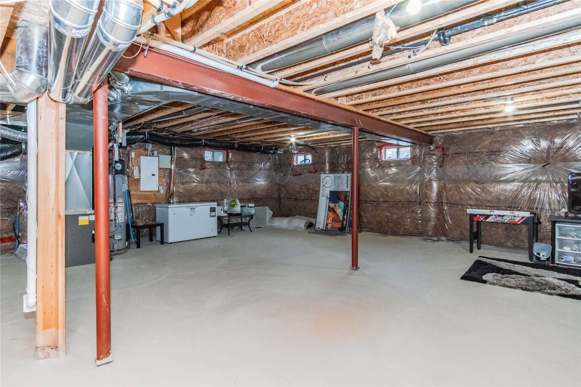 14 Beaconsfield Dr