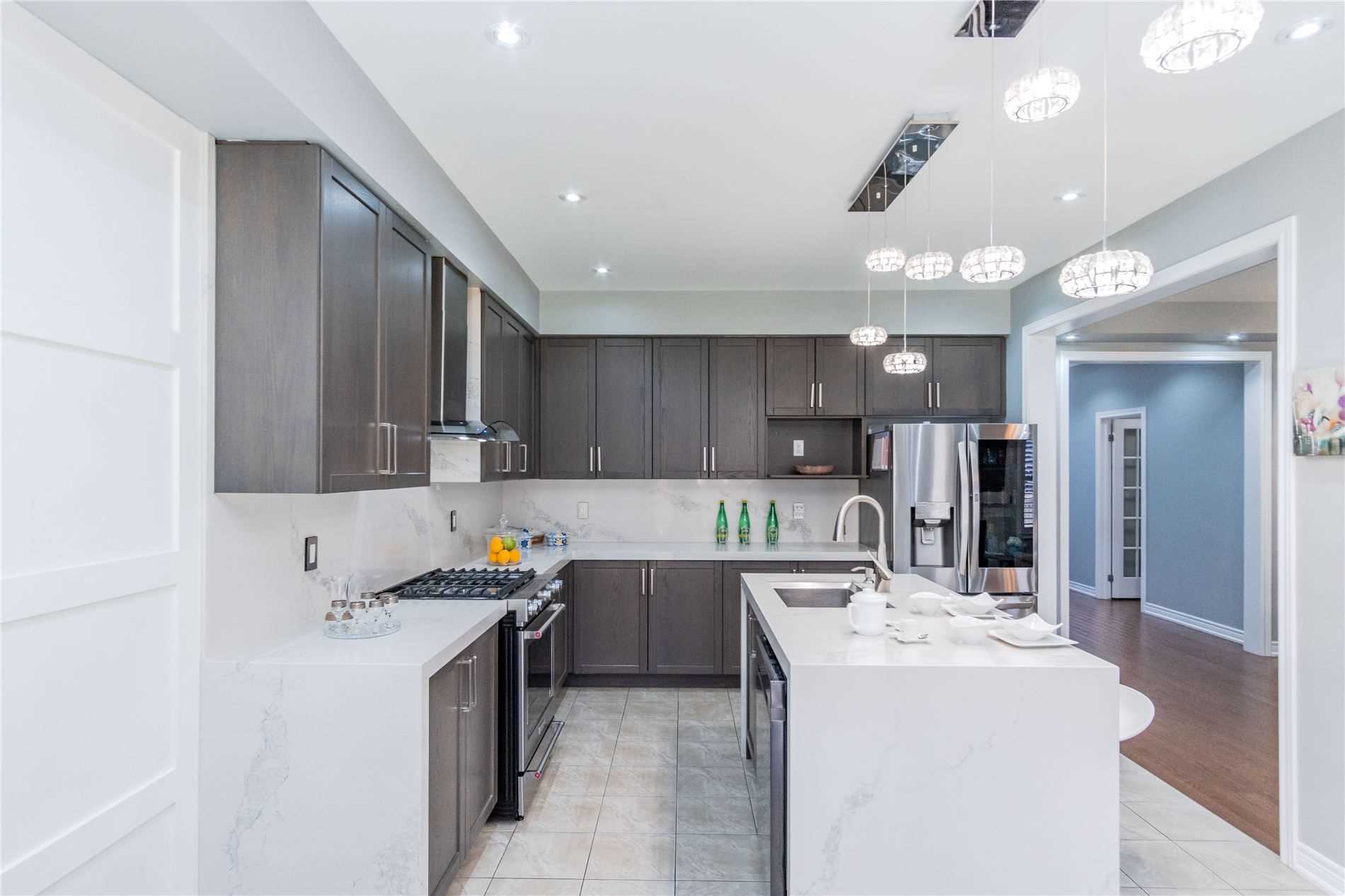 14 Beaconsfield Dr