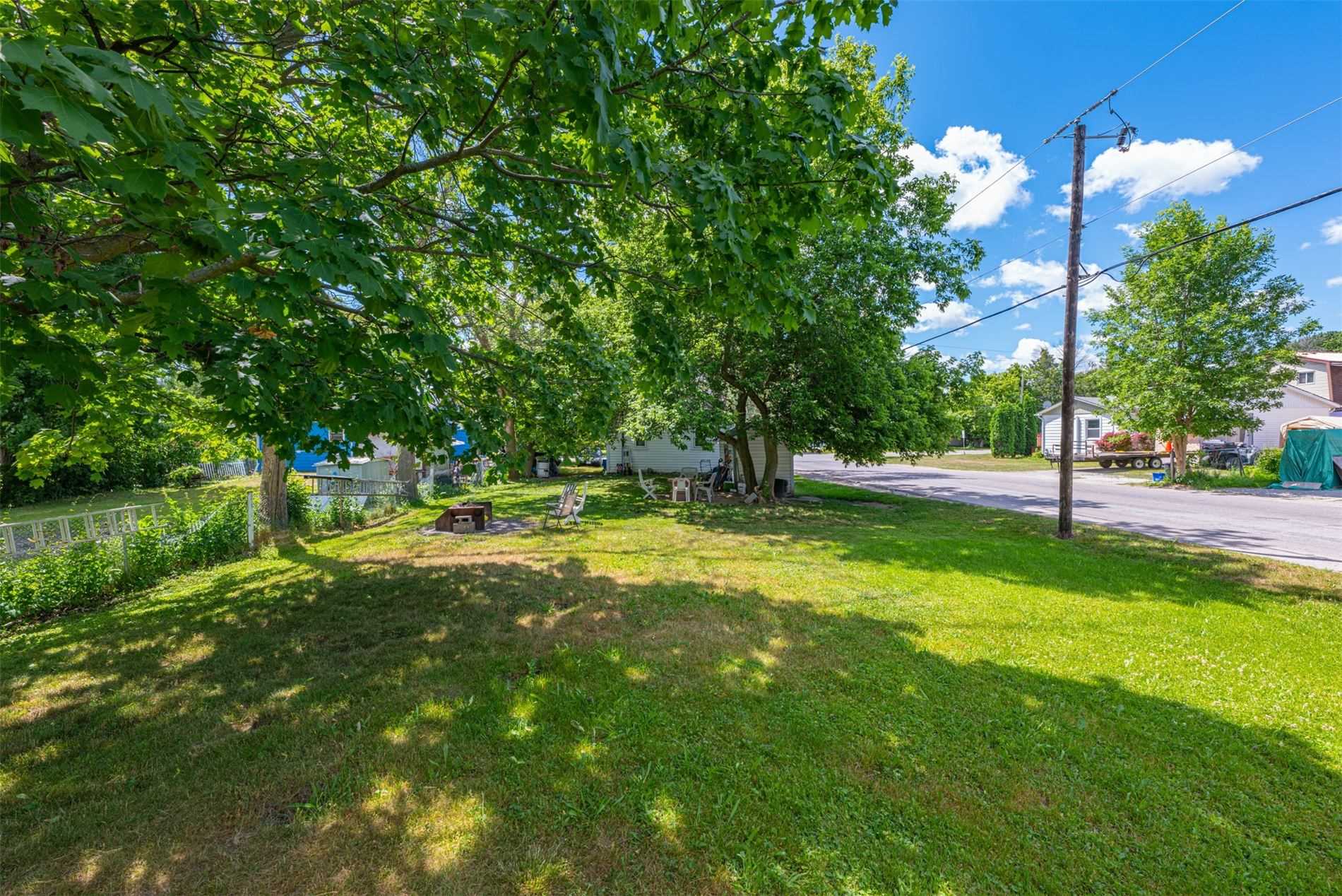 1242 Killarney Beach Rd