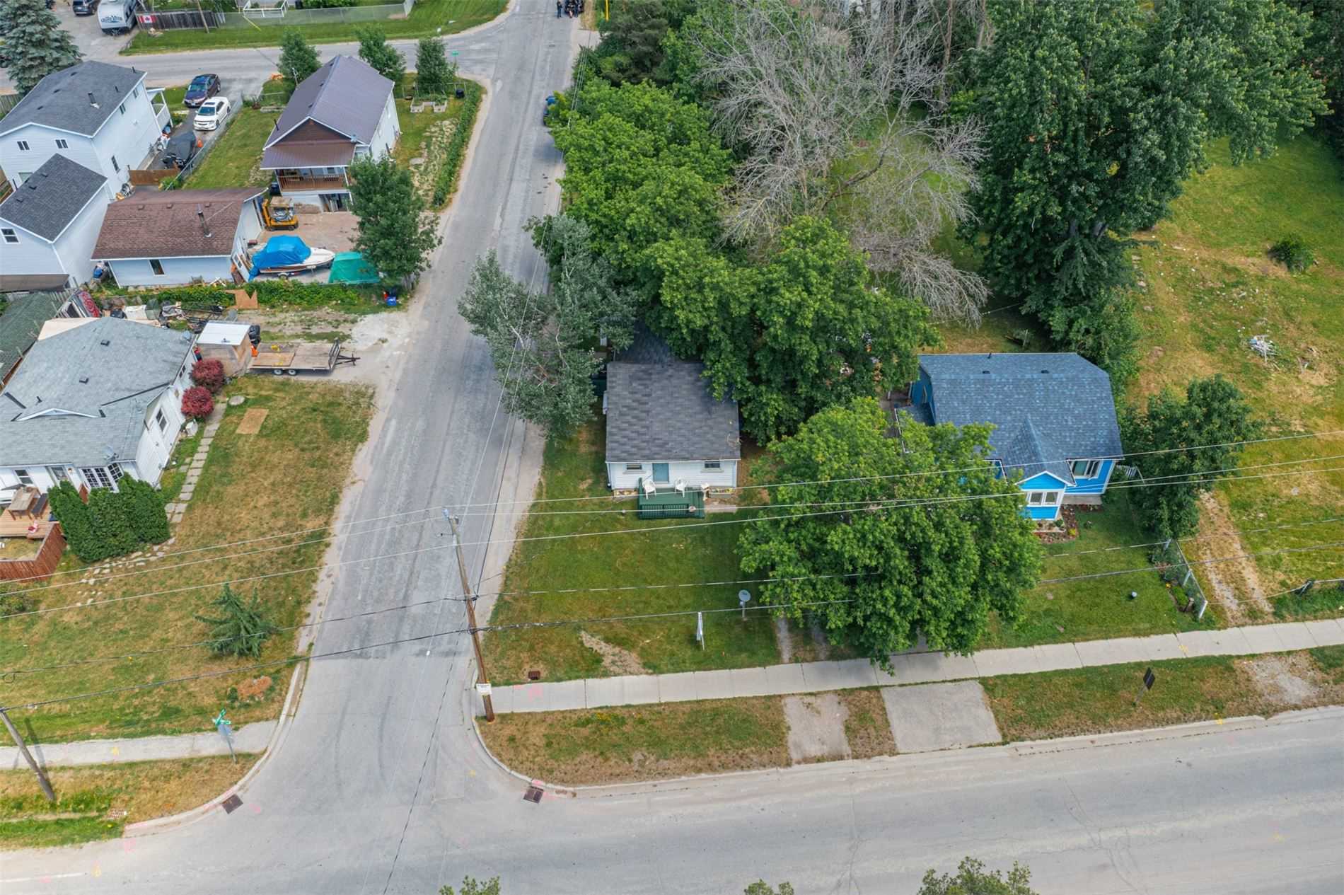 1242 Killarney Beach Rd