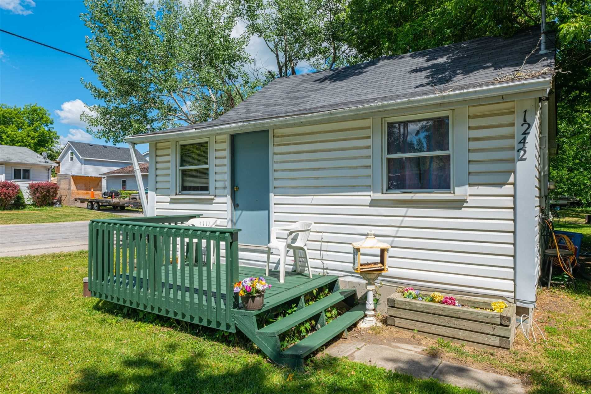 1242 Killarney Beach Rd