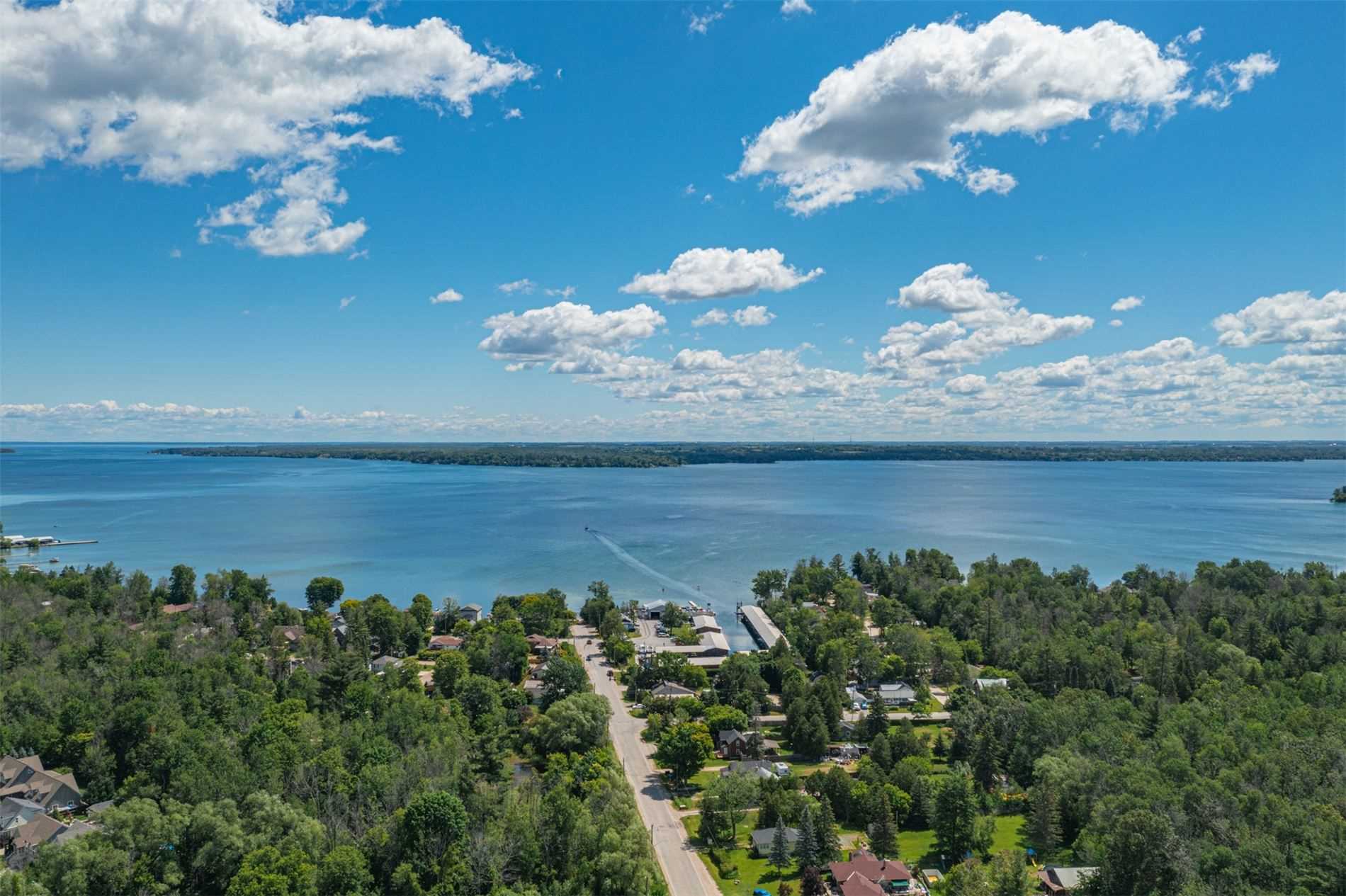 1242 Killarney Beach Rd