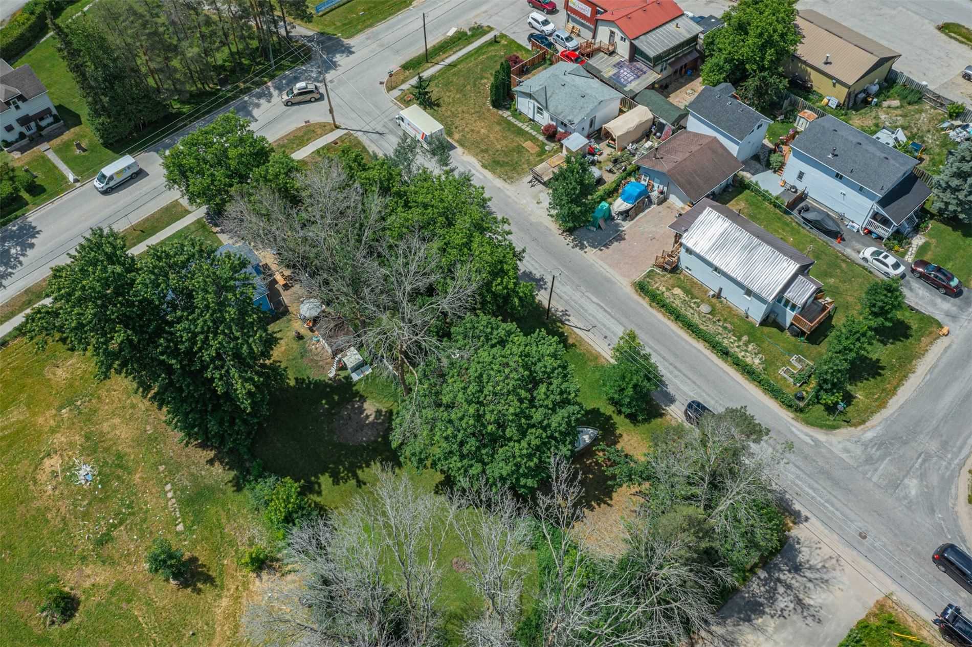 1242 Killarney Beach Rd