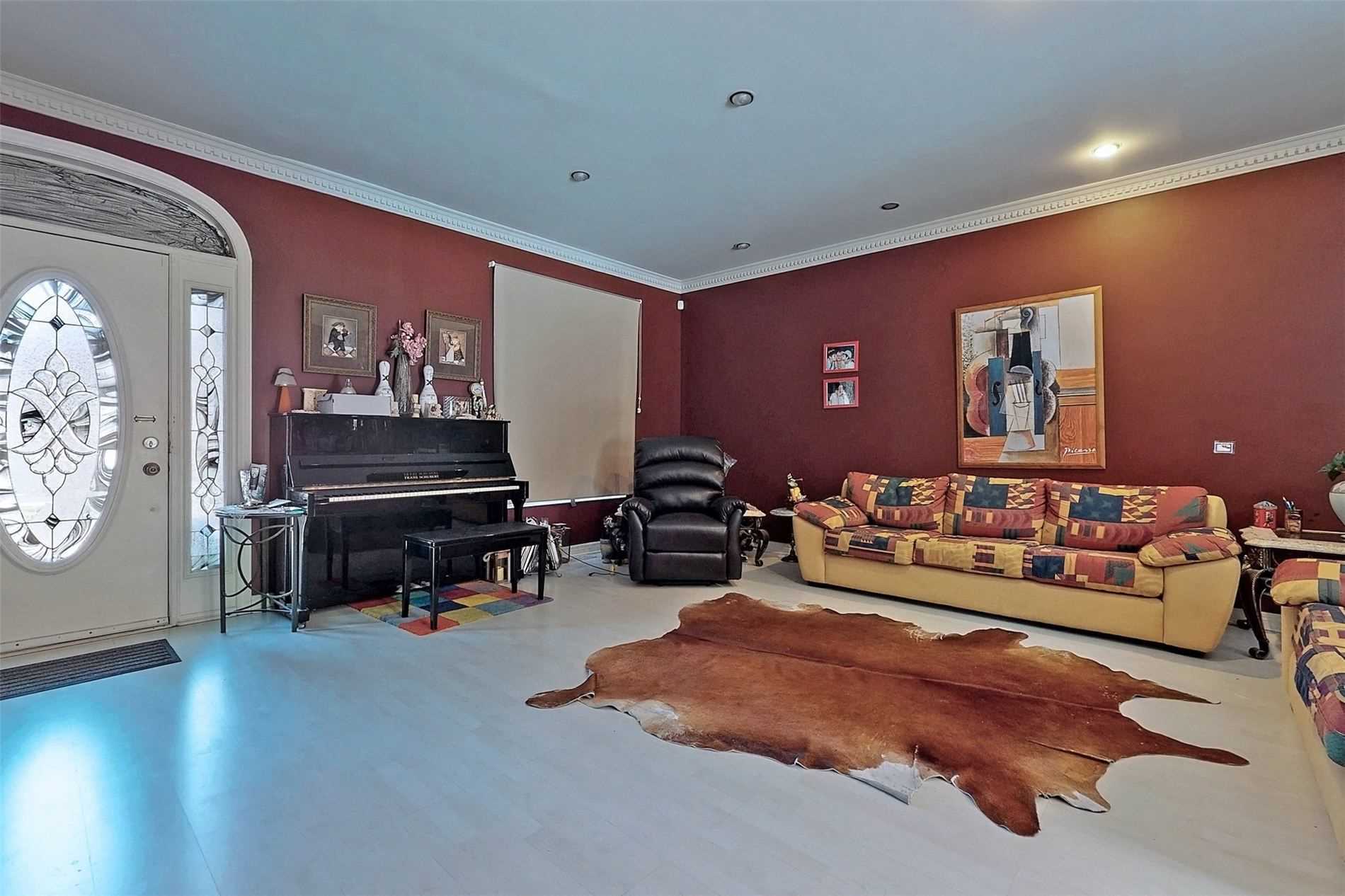 13076 Keele St