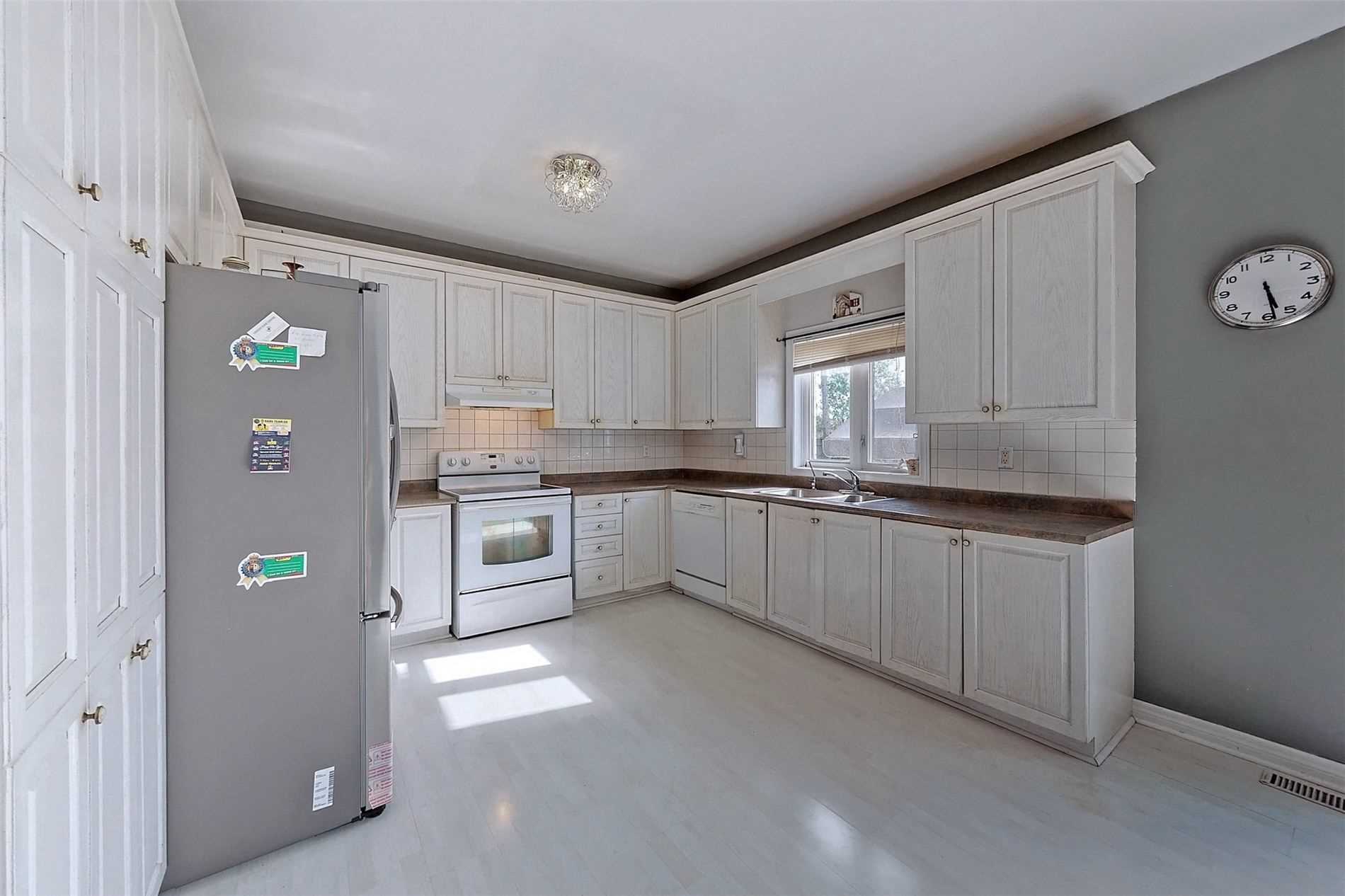 13076 Keele St