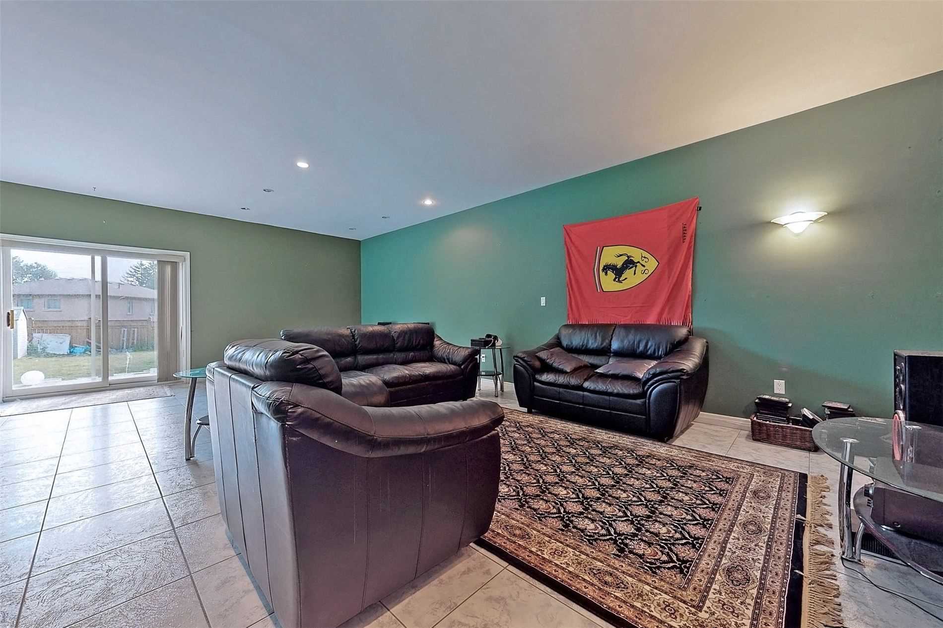 13076 Keele St