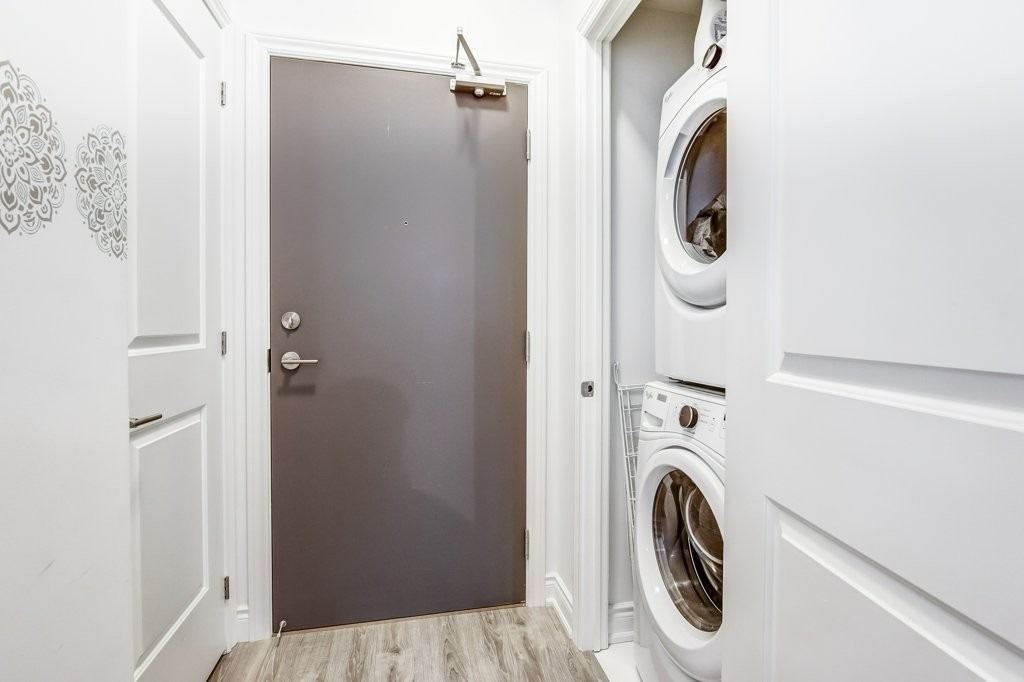 9618 Yonge St, #608