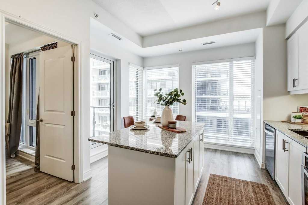 9618 Yonge St, #608