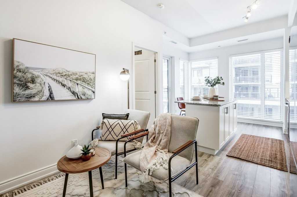 9618 Yonge St, #608