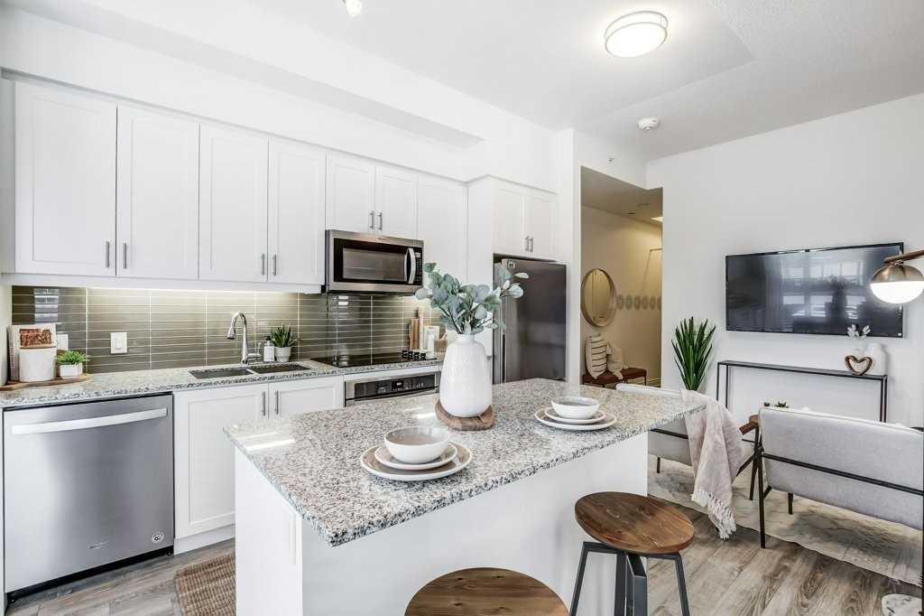 9618 Yonge St, #608
