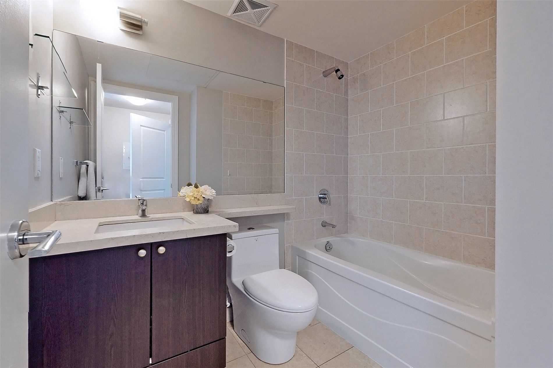 21 Upper Duke Cres, #314B