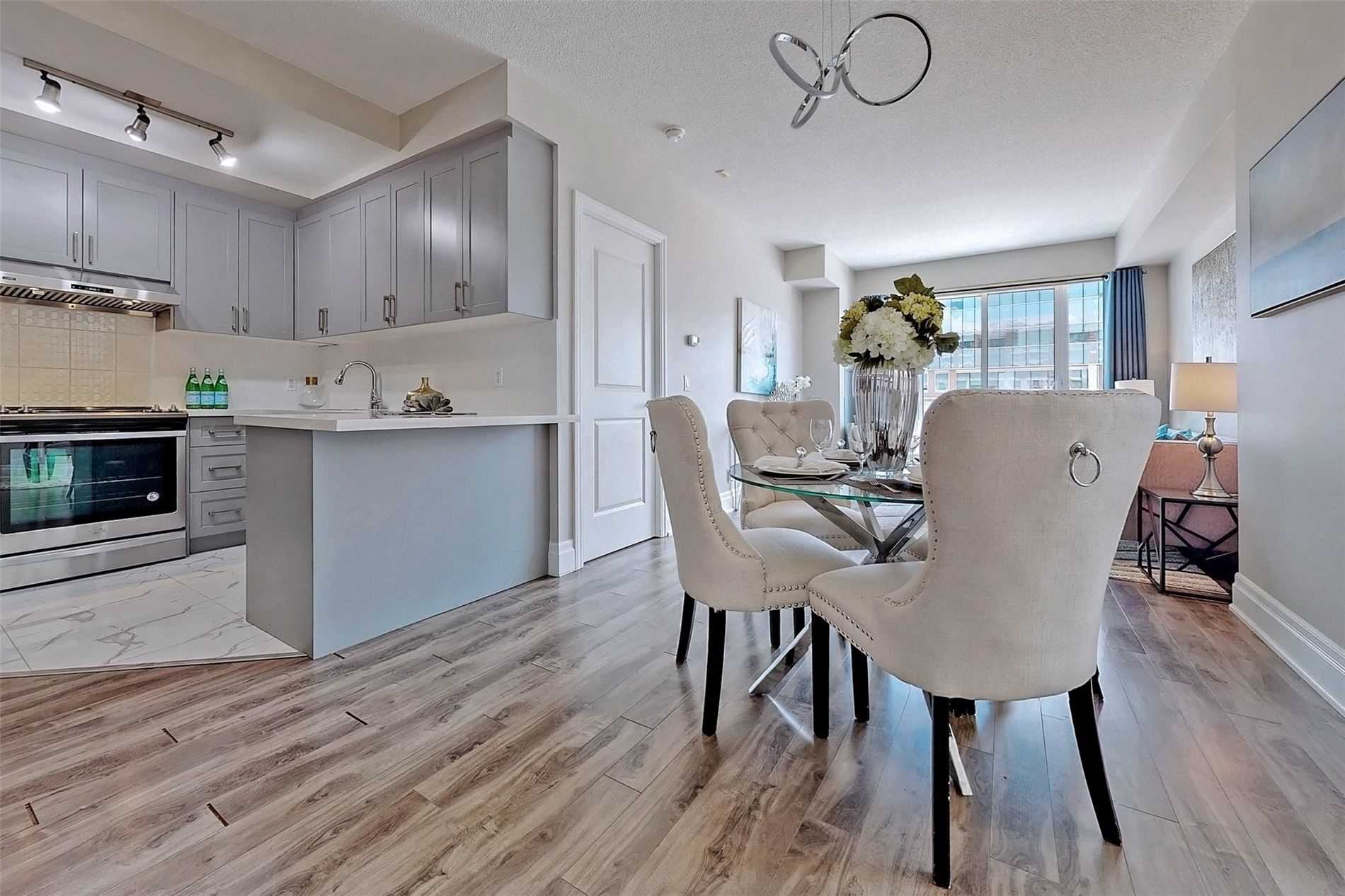 21 Upper Duke Cres, #314B