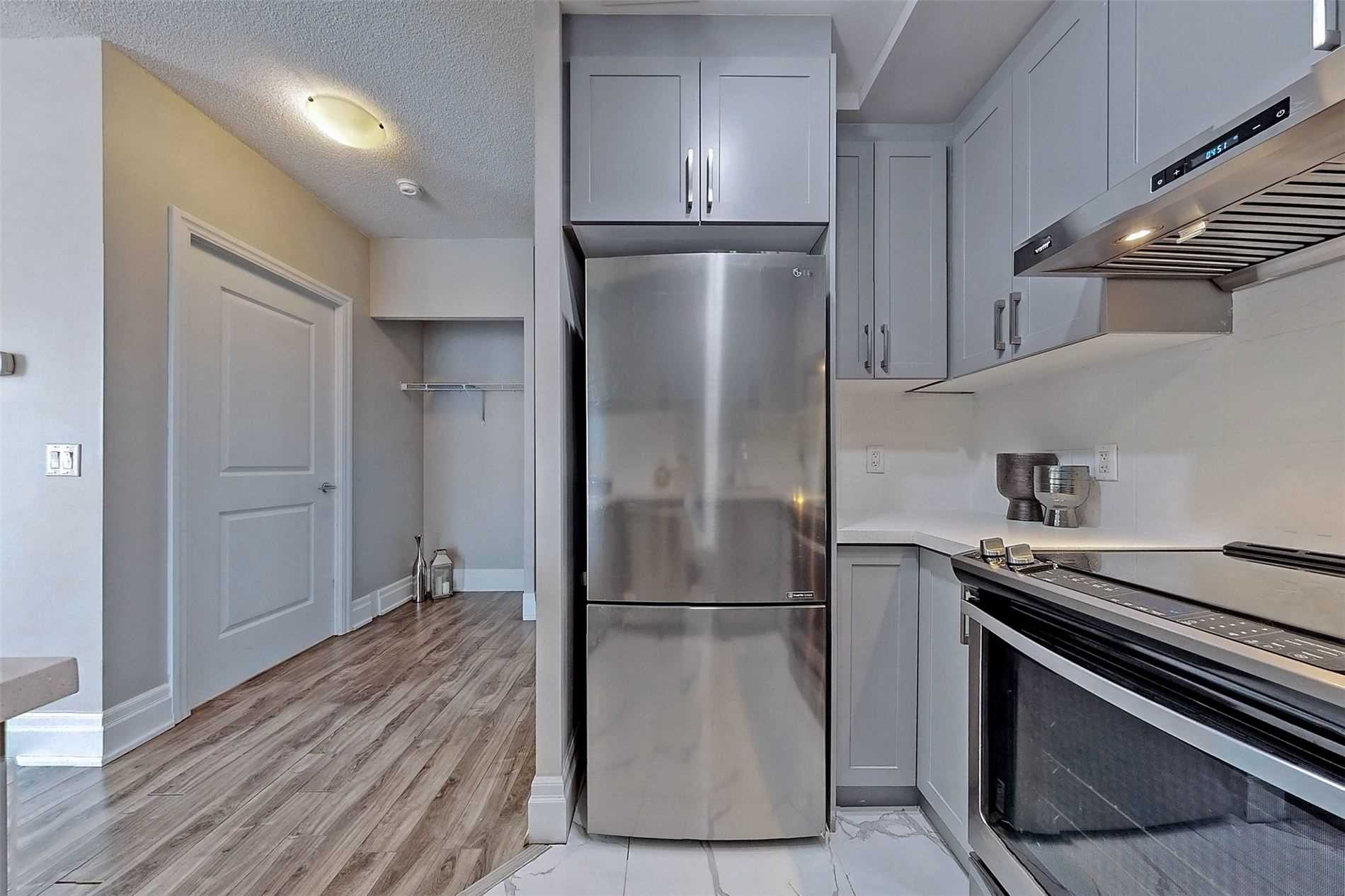 21 Upper Duke Cres, #314B