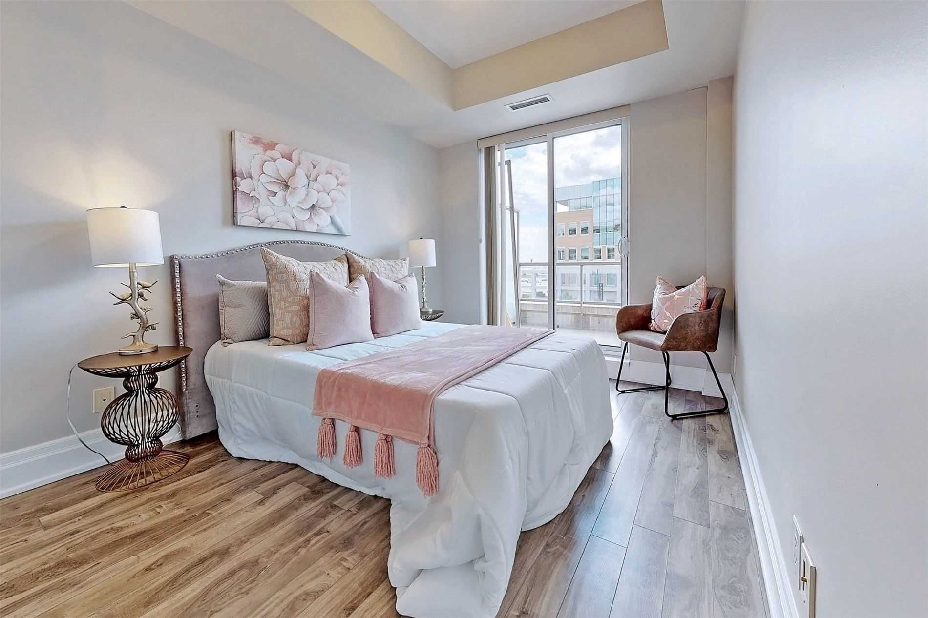 21 Upper Duke Cres, #314B