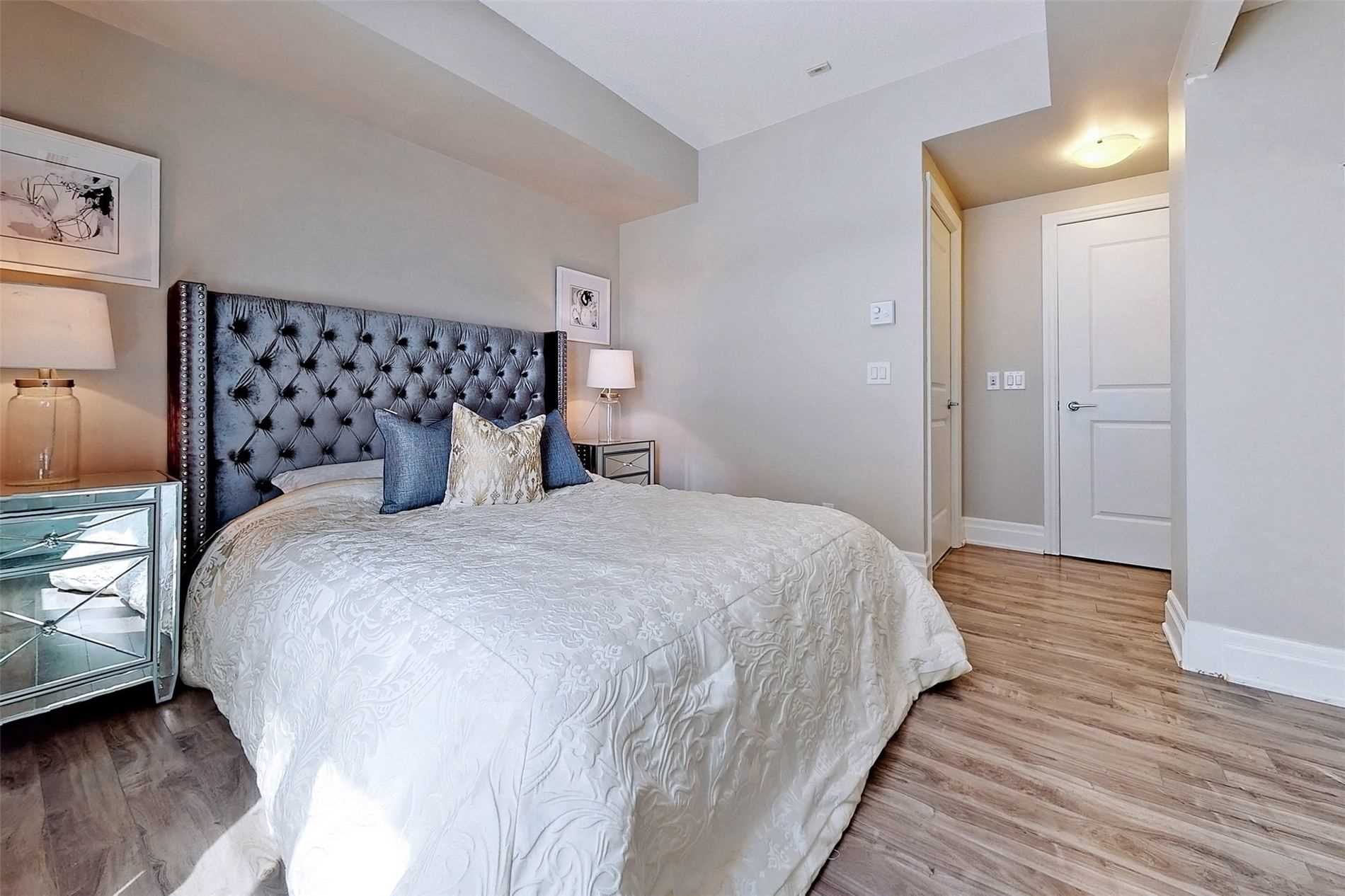 21 Upper Duke Cres, #314B
