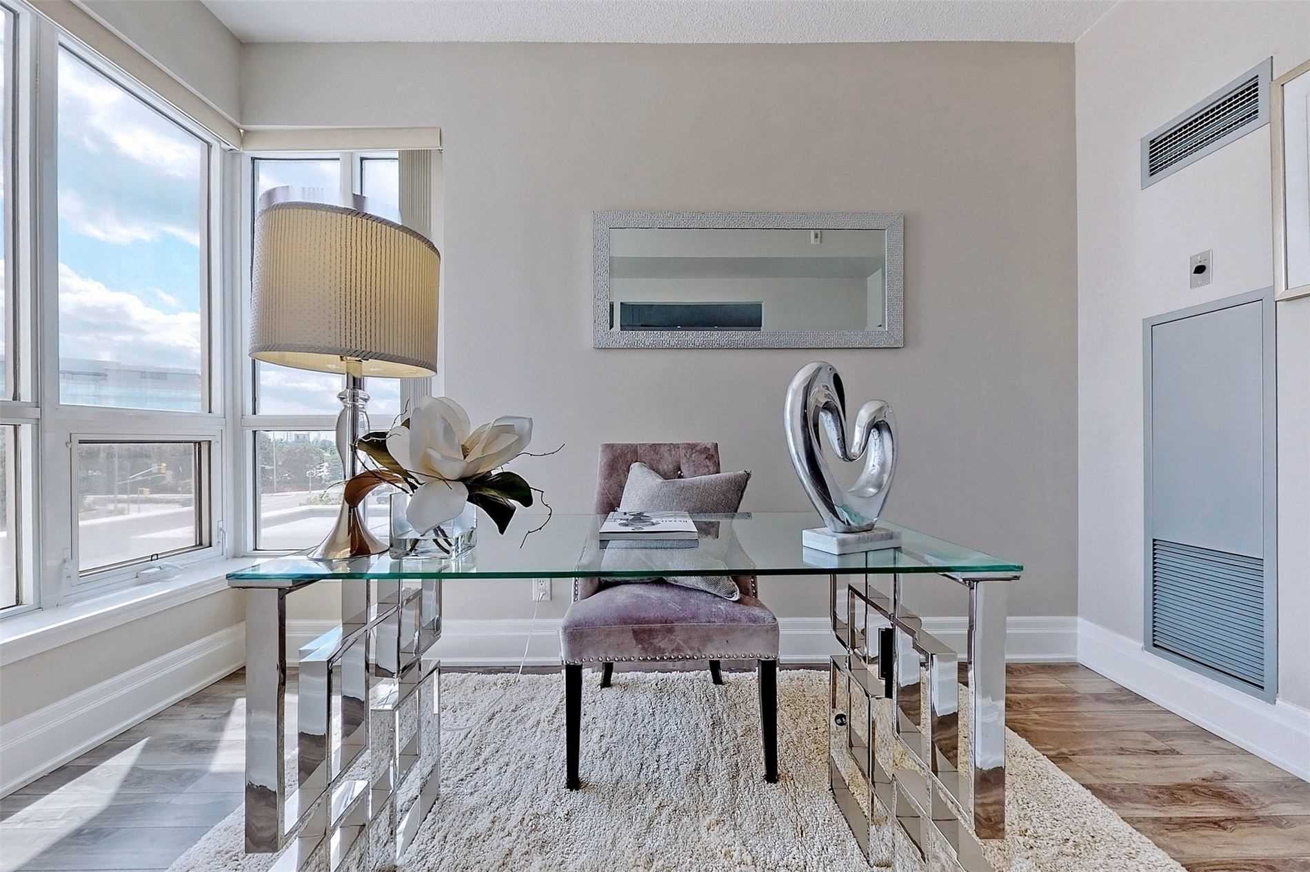 21 Upper Duke Cres, #314B