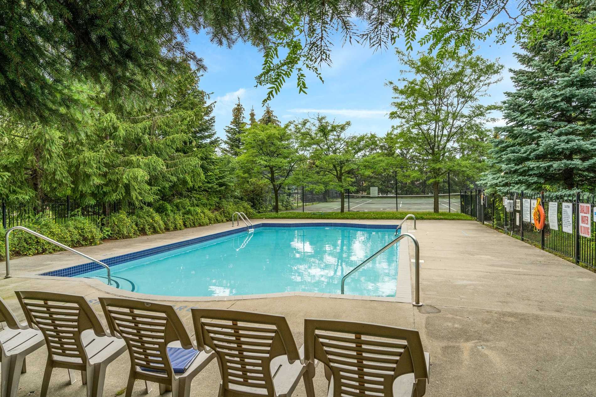 81 Townsgate Dr, #211