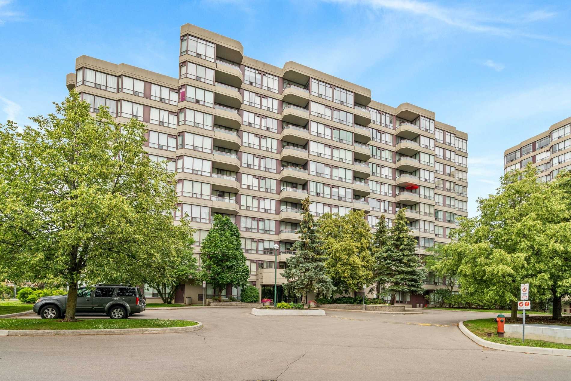 81 Townsgate Dr, #211