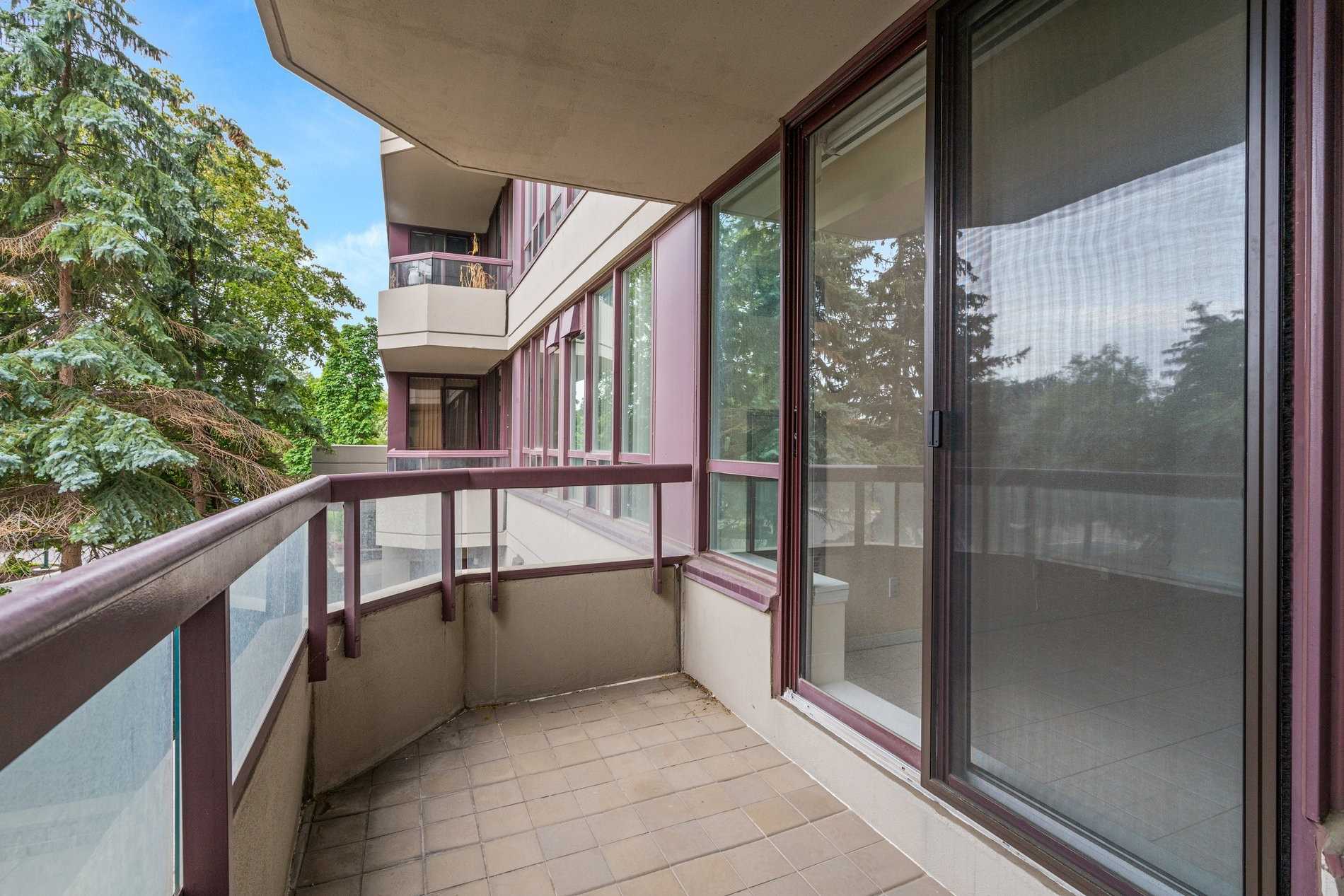 81 Townsgate Dr, #211
