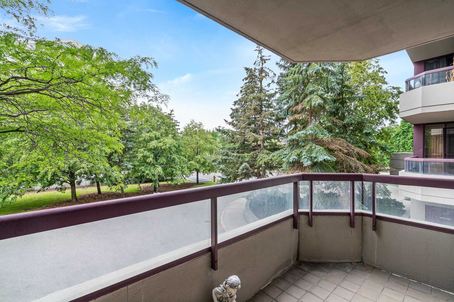 81 Townsgate Dr, #211