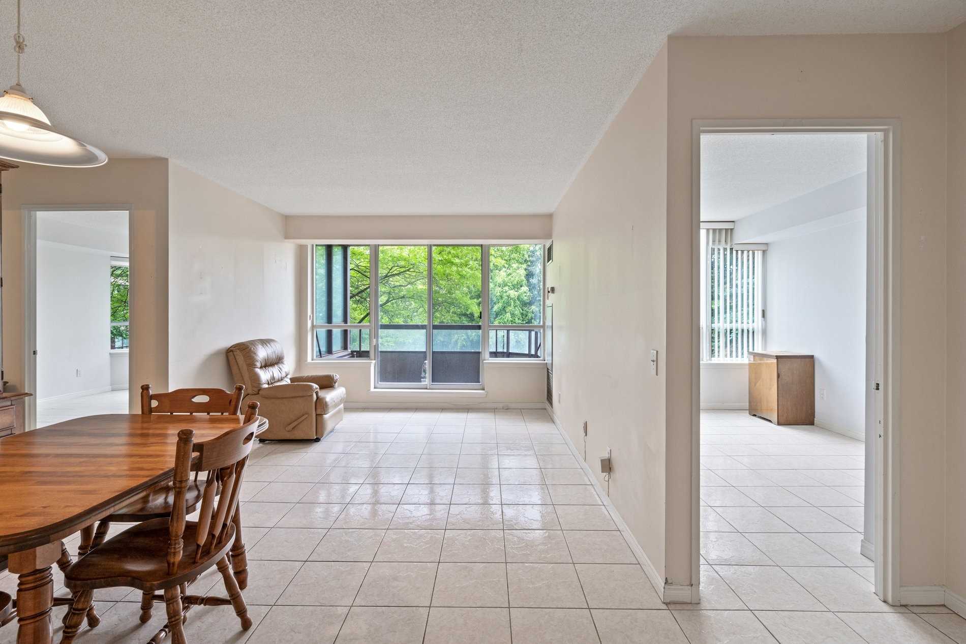 81 Townsgate Dr, #211