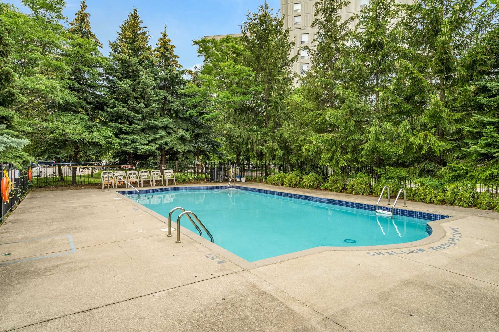 81 Townsgate Dr, #211