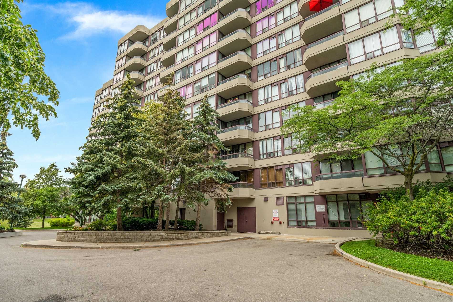 81 Townsgate Dr, #211