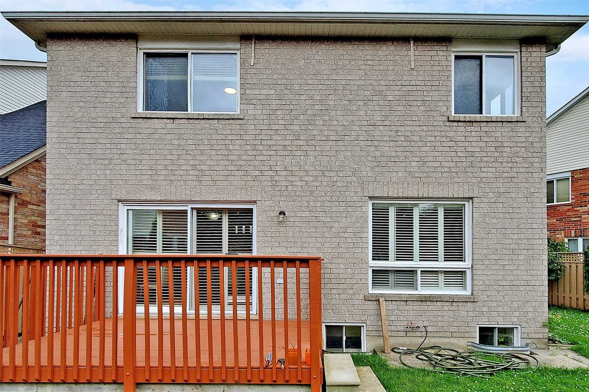 8 Storybook Cres