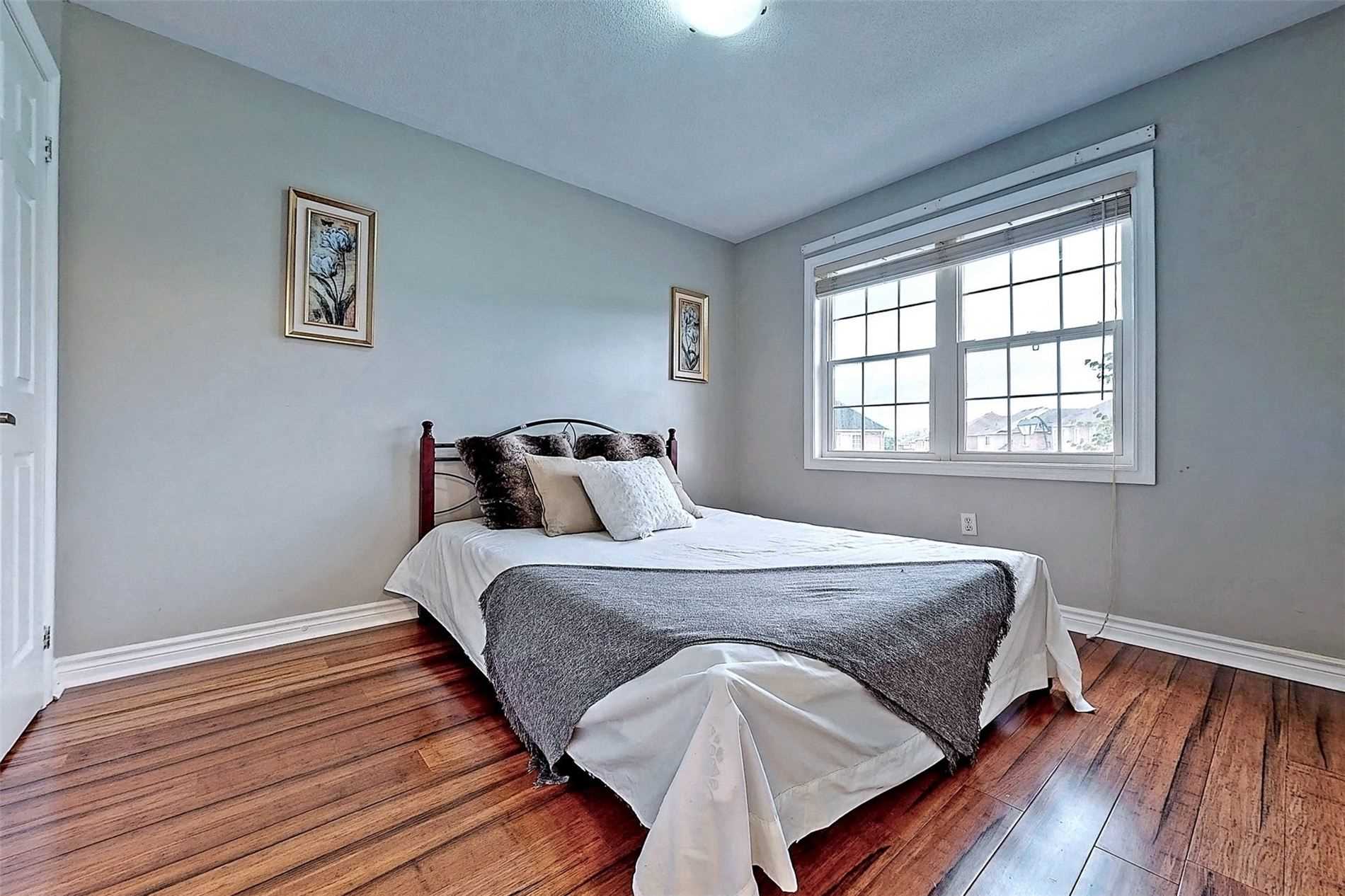 8 Storybook Cres