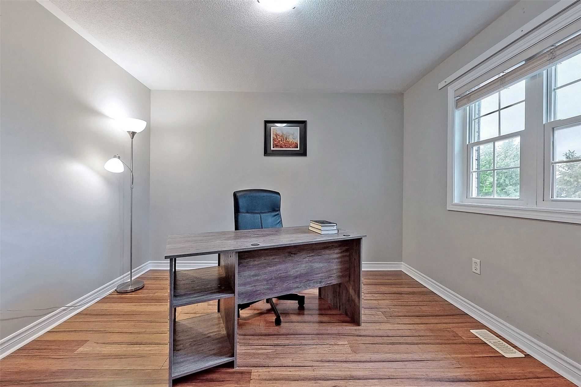8 Storybook Cres
