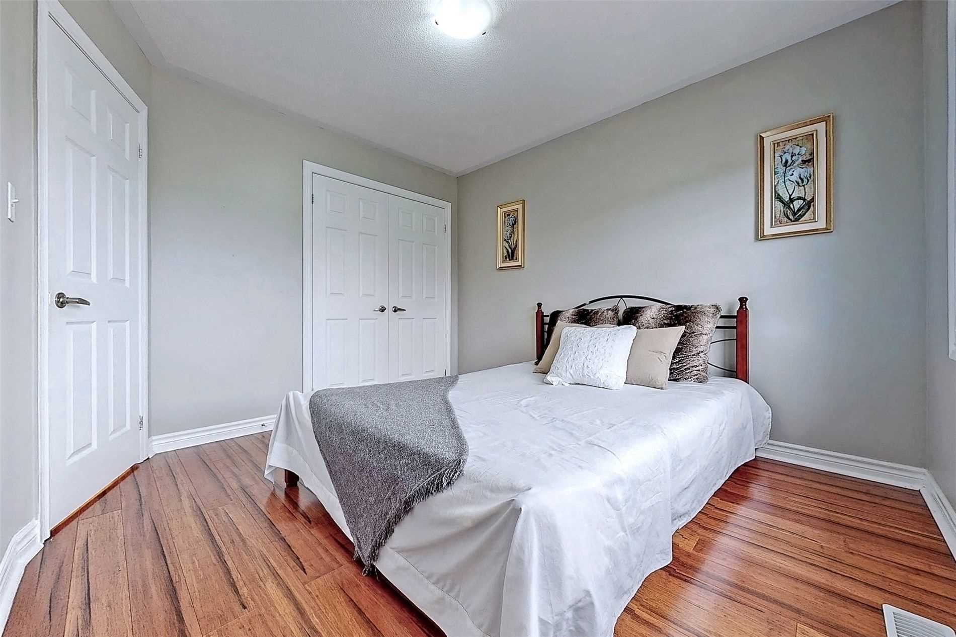 8 Storybook Cres