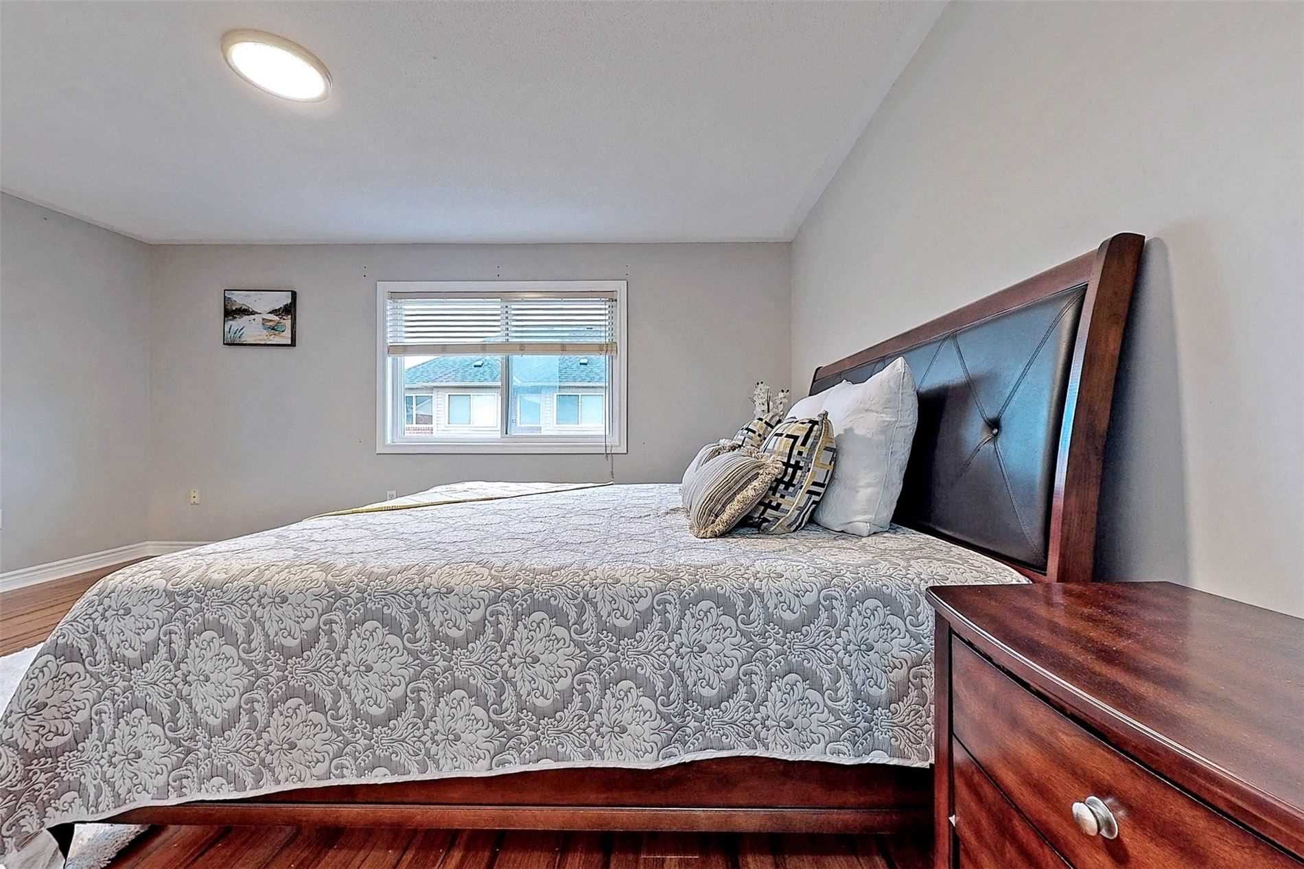 8 Storybook Cres