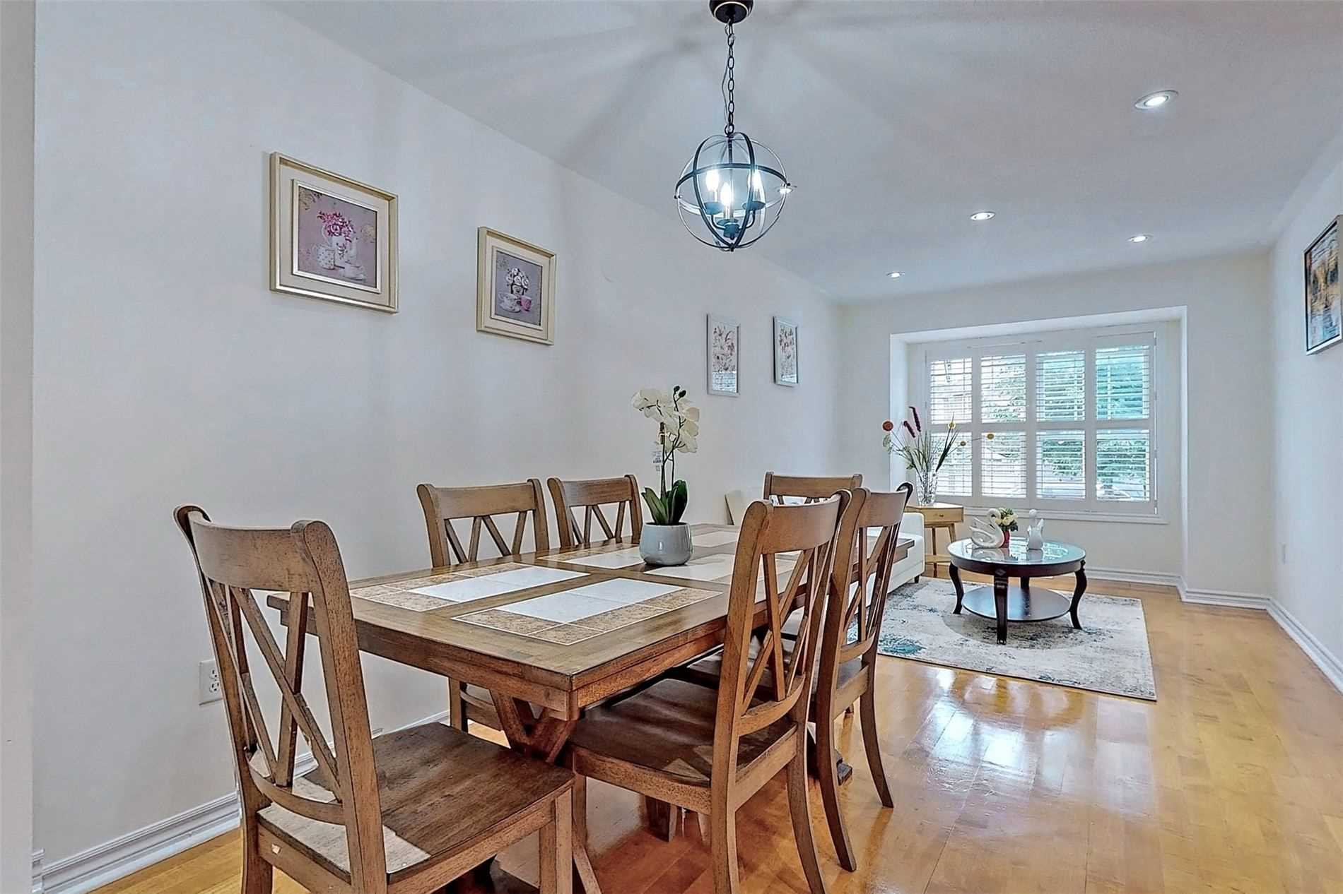 8 Storybook Cres