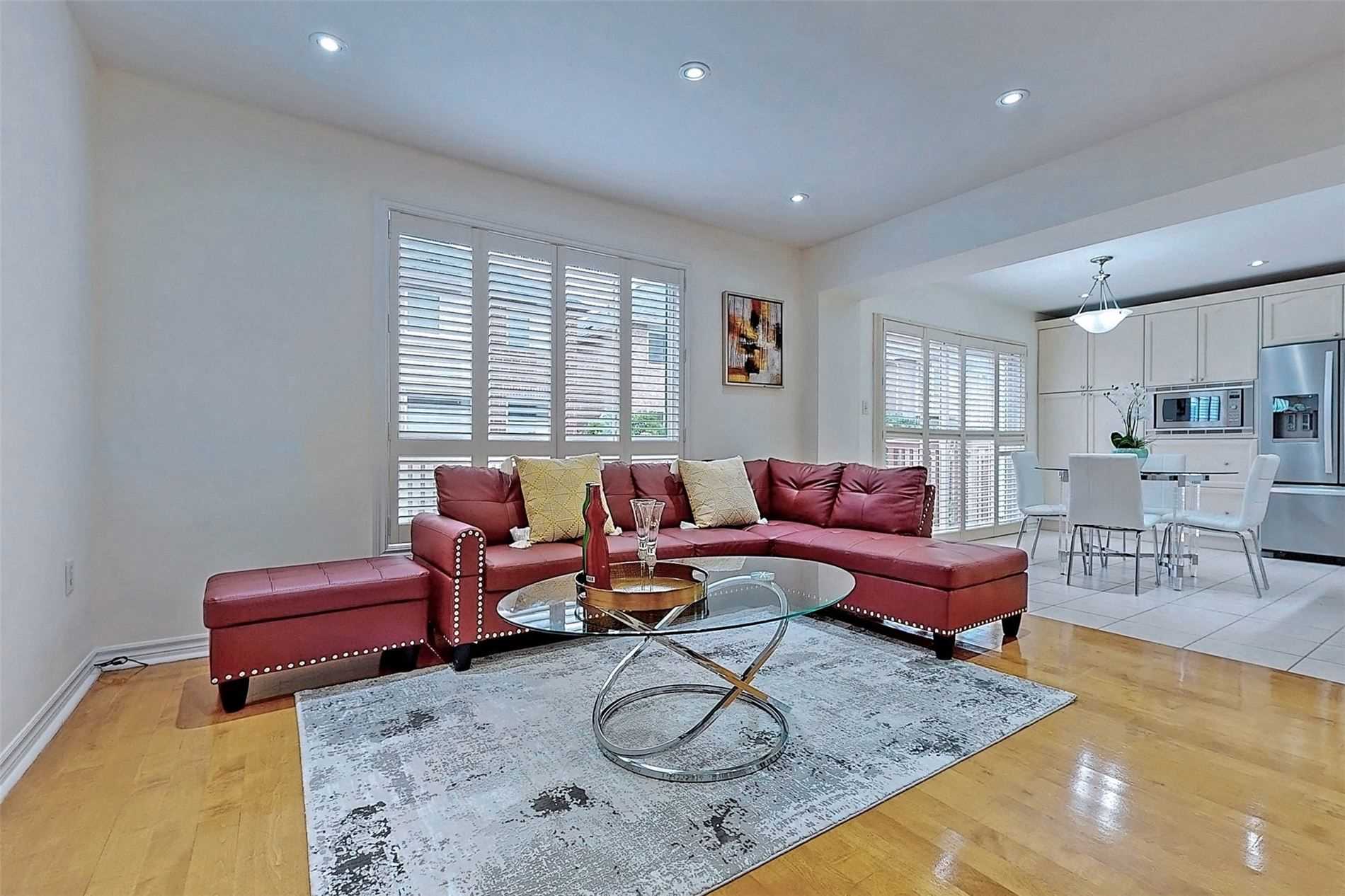 8 Storybook Cres