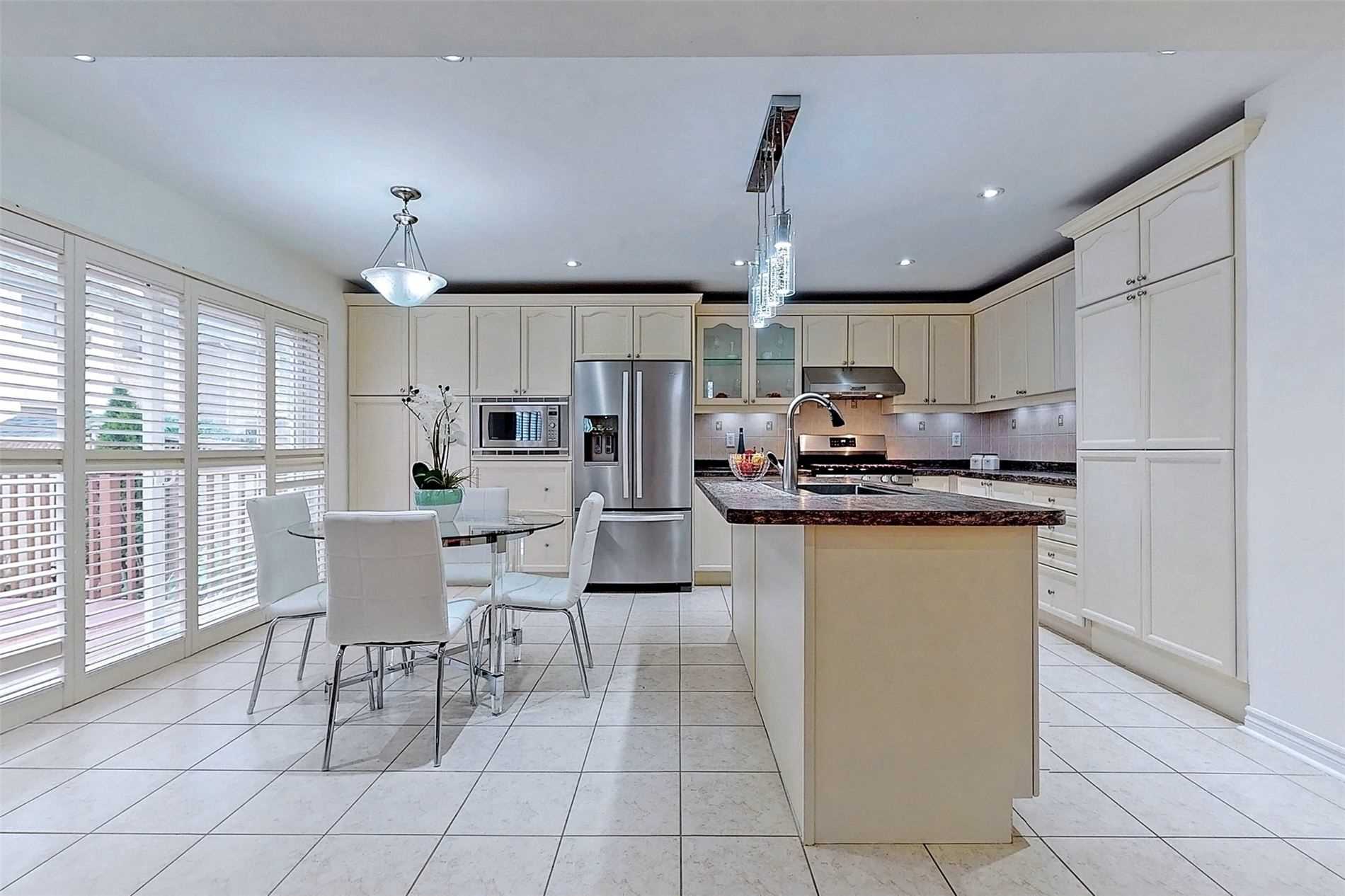 8 Storybook Cres