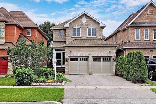 566 Plantation Gate, Newmarket