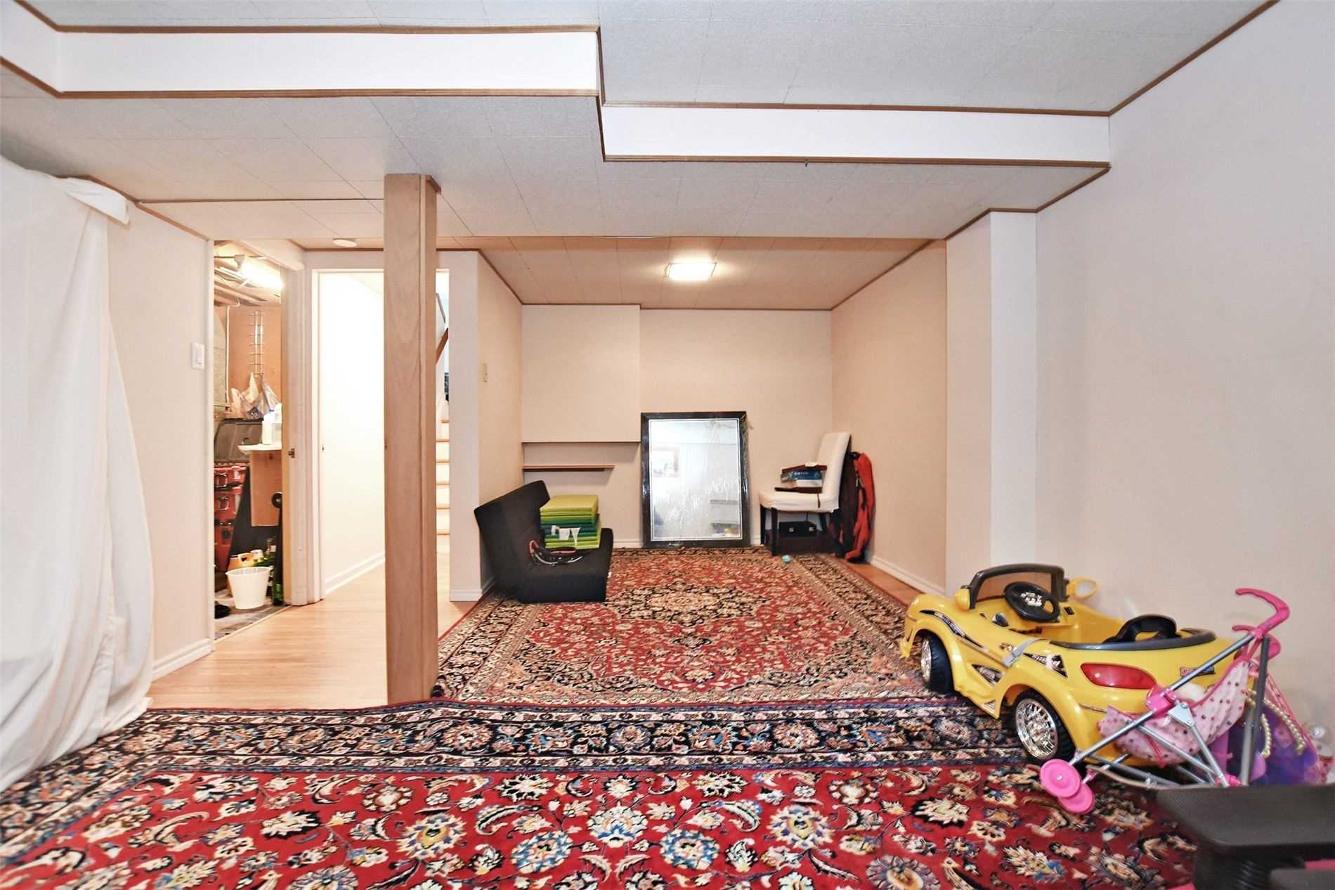 34 Seaton Dr