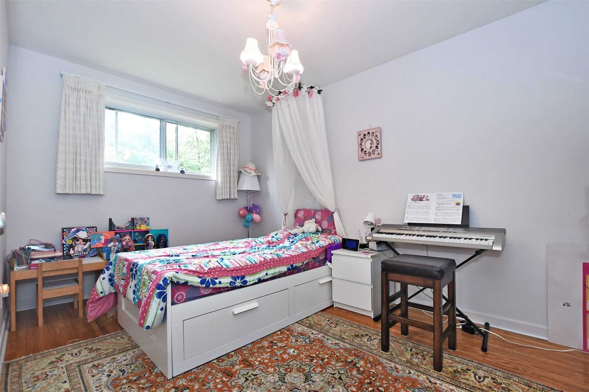 34 Seaton Dr