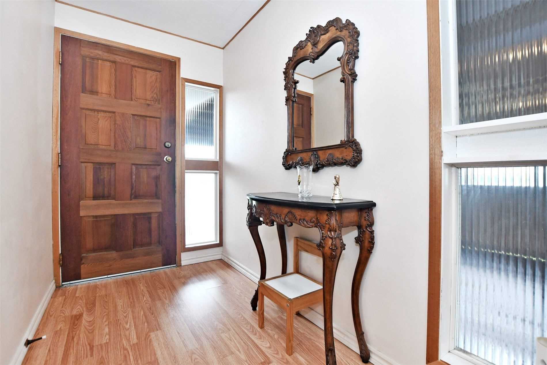 34 Seaton Dr