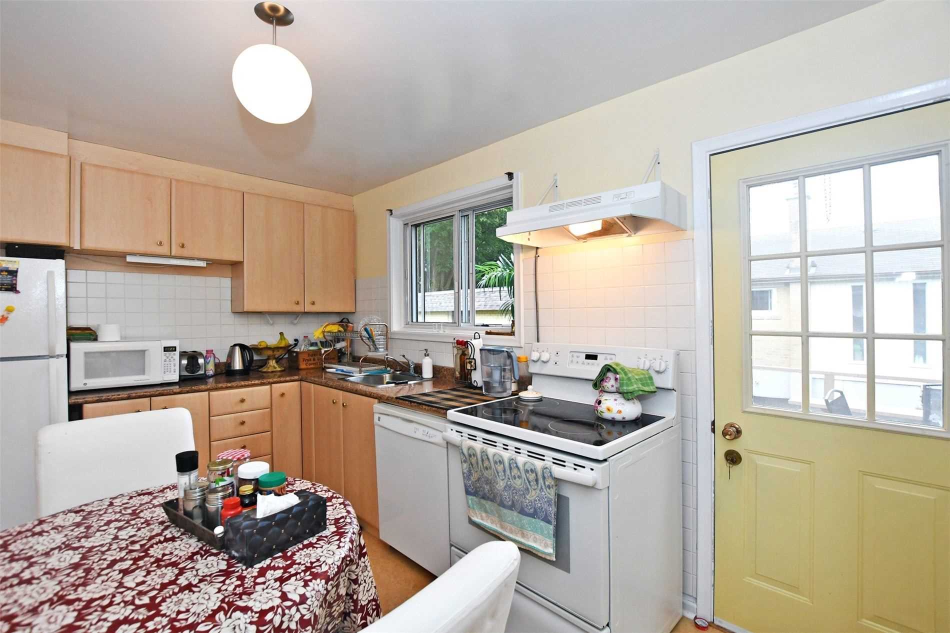 34 Seaton Dr