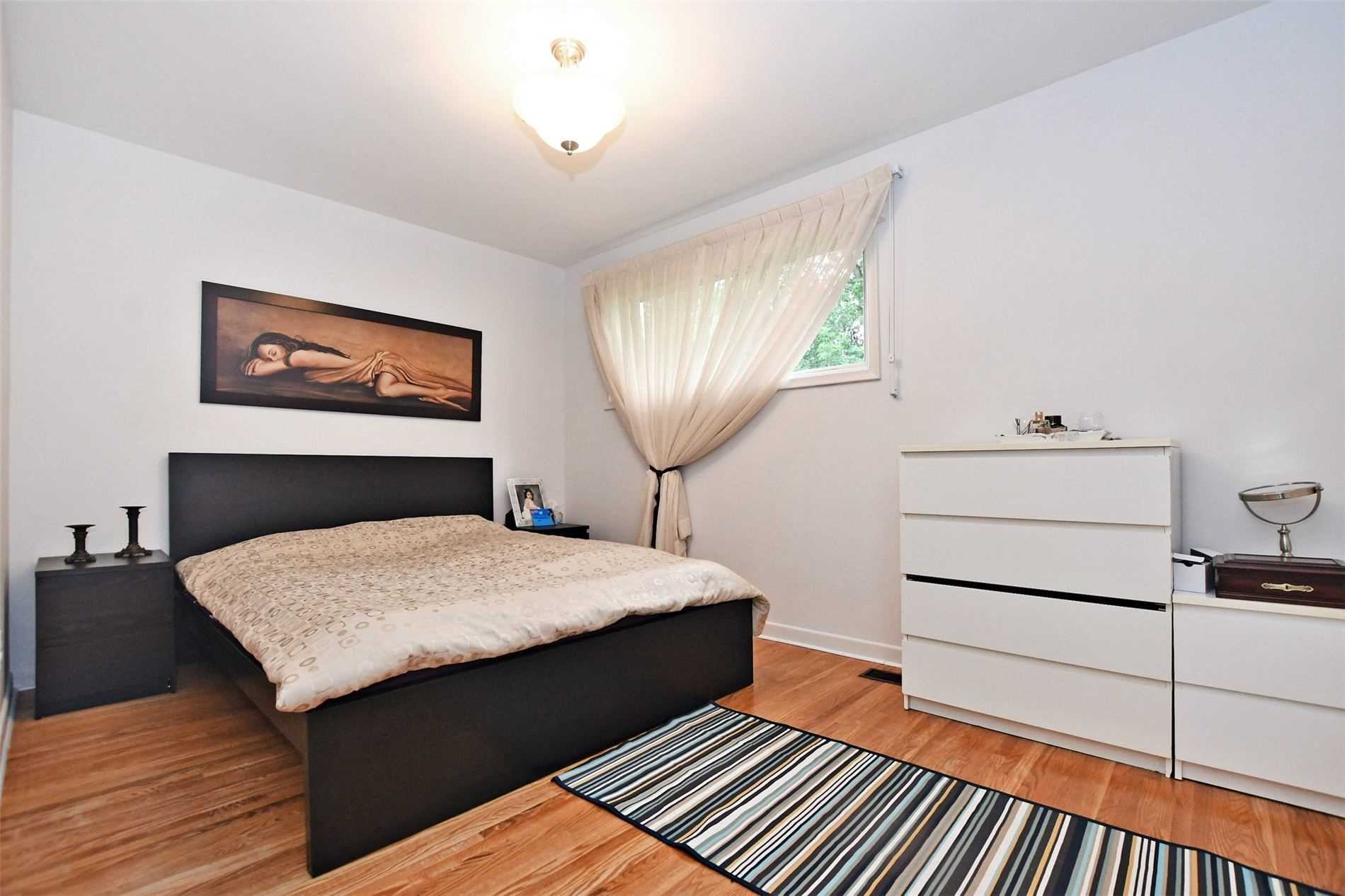 34 Seaton Dr